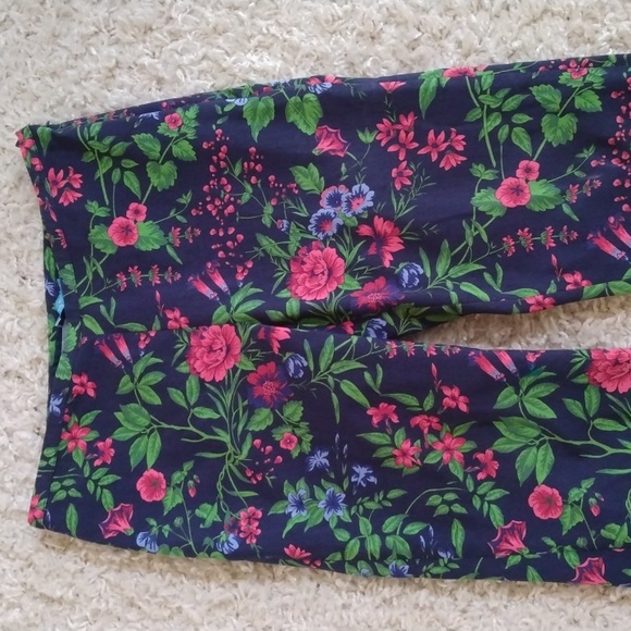 J. McLaughlin Size 4 Floral Pants. - Picture 2 of 12